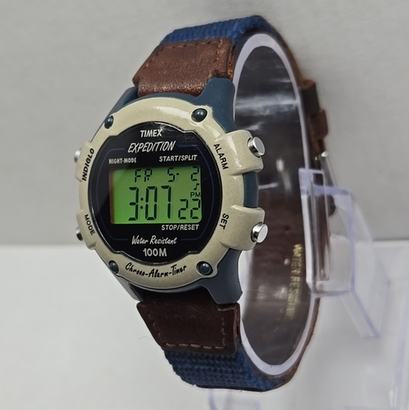 Womens Vintage 1999 Timex Expedition 35mm Digital Watch Khaki Blue New Battery - Picture 2 of 12